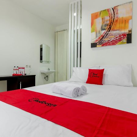 เรดดอร์ซ พลัซ แอท ปาซาร์ บารู Hotel จาการ์ตา ภายนอก รูปภาพ